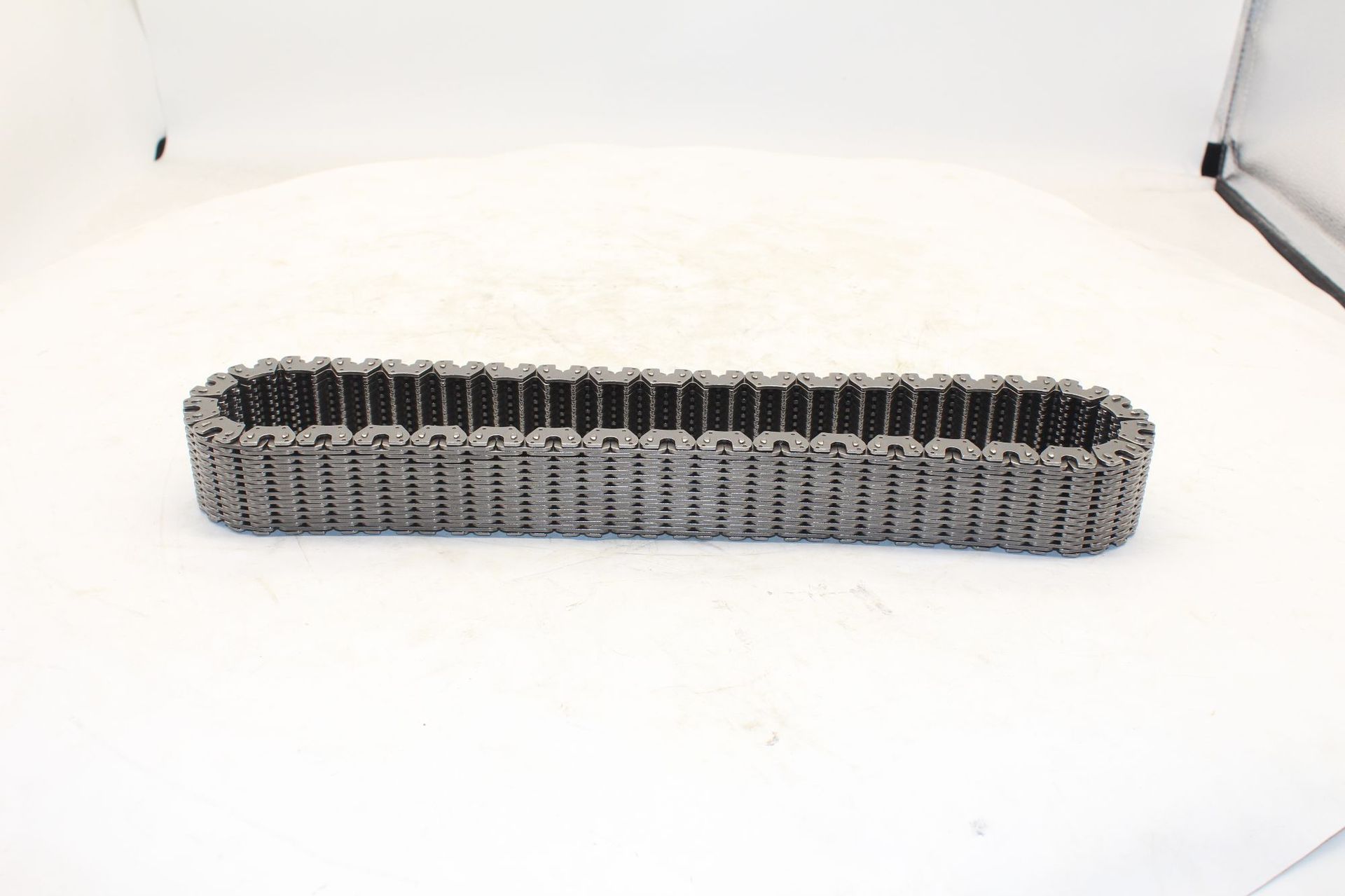Suitable for Land Rover Evoque chain assembly; automotive engine transmission system parts, directly supplied by the factory