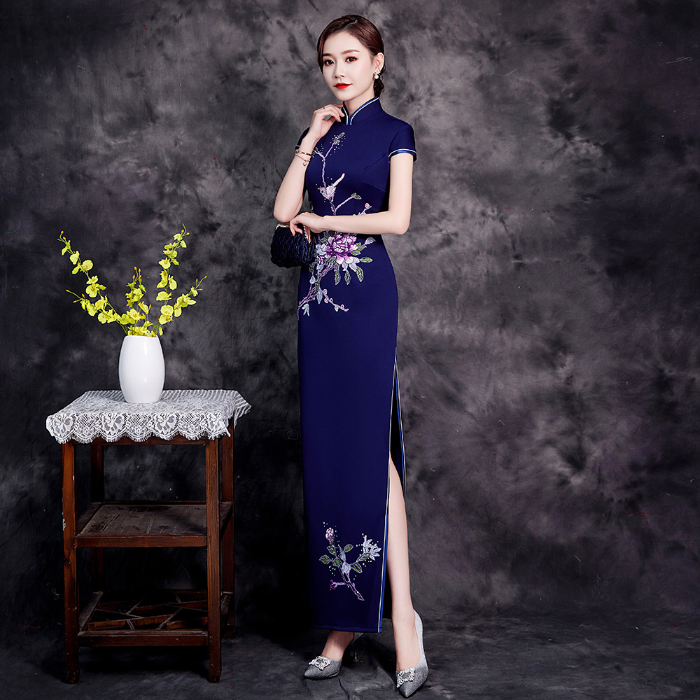 Qipao with Slit, Navy Blue, Chinese-Style Embroidery, Model Team Ceremonial Runway Performance Dress, Floor-Length Gown, Light Luxury