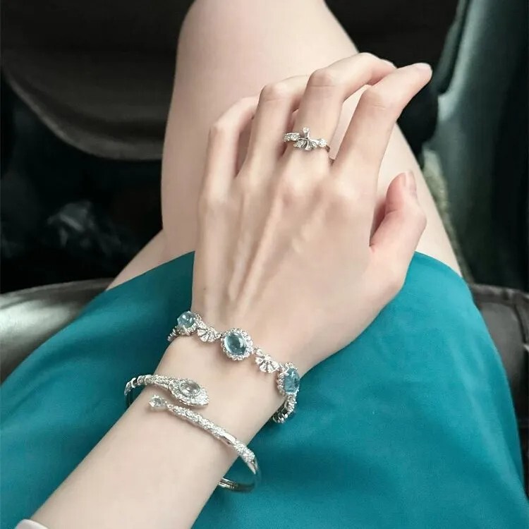 Cool Topaz Snake Open Bracelet for Women in Summer Niche Design High-Value Aquamarine Cabochon Bracelet