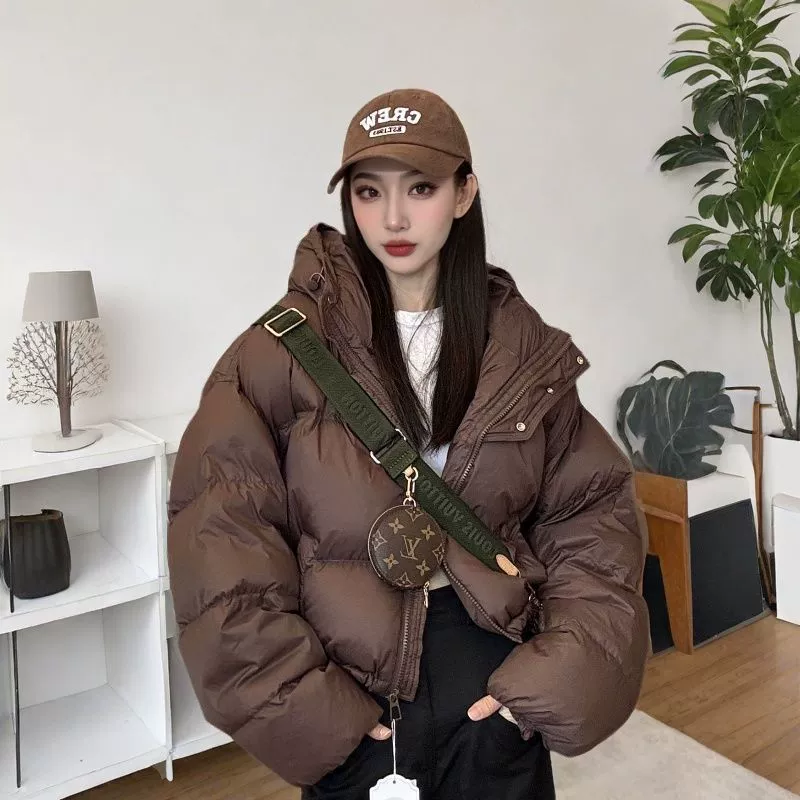 Зимний пуховик женский маленький карри сплошной цвет свободный большой размер с капюшоном толстый и короткий хлеб с длинными рукавами теплое пальто