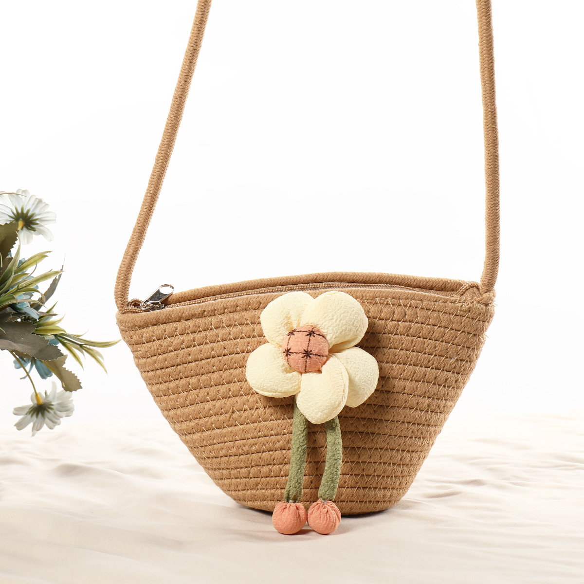 Women's Small Cotton Solid Color Flower Vacation Beach Weave Bucket Zipper Straw Bag display picture 5