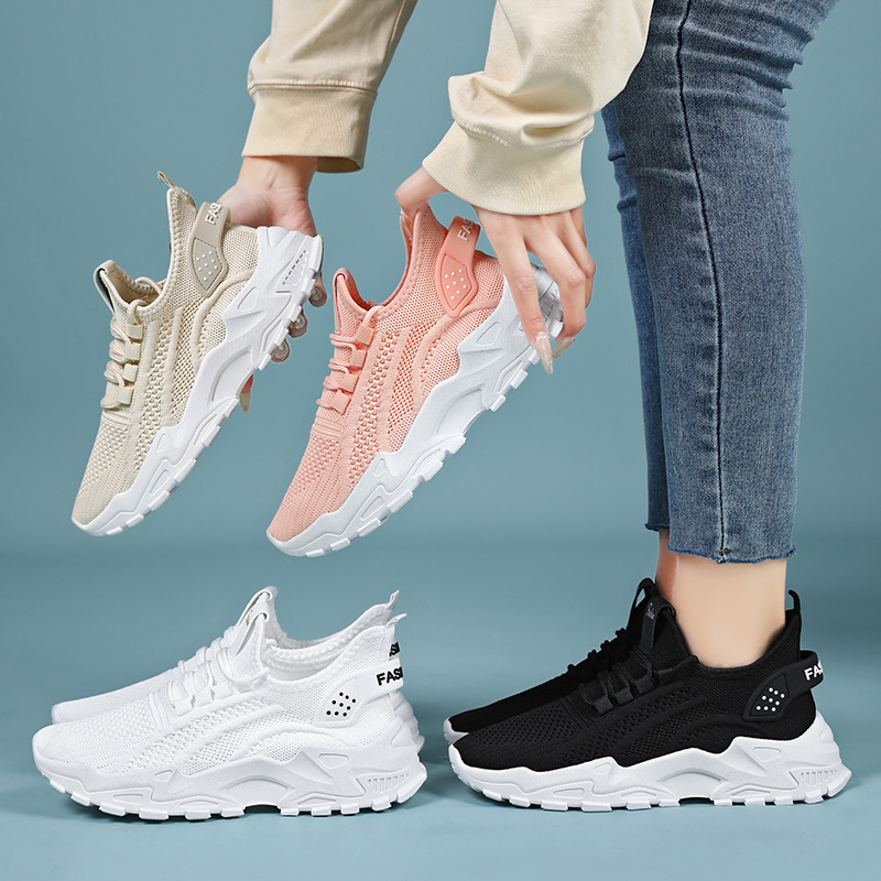 Zapatos mujer todo fósforo verano nuevo estilo zapatos de mujer de gran tamaño suela suave sin pies cansados zapatos de plataforma transfronterizos zapatos deportivos transpirables tejidos voladores
