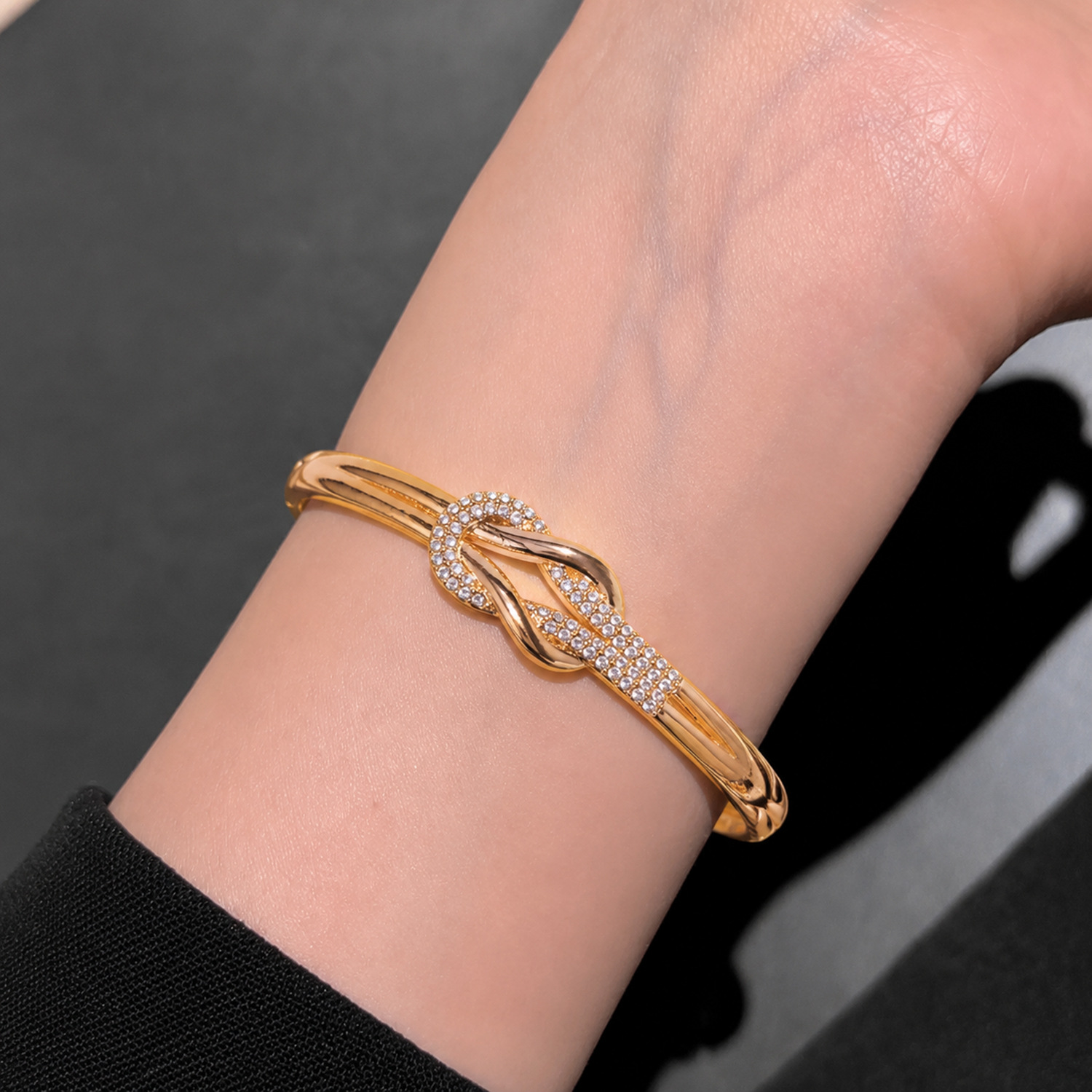 Minimalistisches Instagram-Armband leichter Luxus