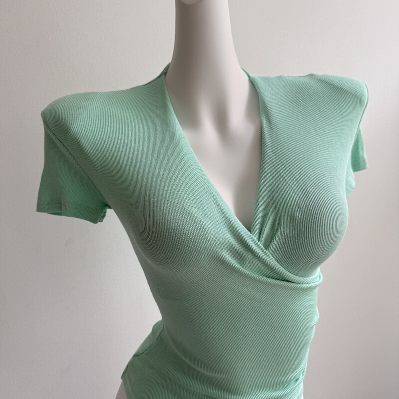 Warm and Soft Jade-Like~Fresh and Light Yellow Sweet and Alluring Ruched Sexy Slimming Short-Sleeve Top for Women with Shoulder Pads and Ribbed Inner Lining