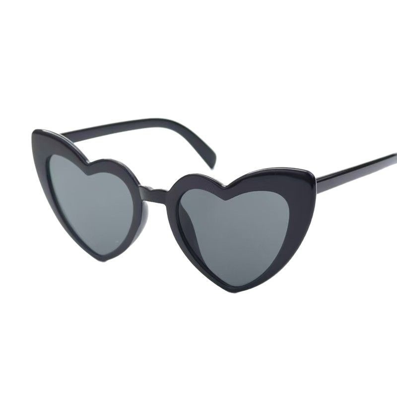 Gafas de sol para mujer de amor de forma especial de fiesta, nuevo modelo 2025 para Europa/América, estilo de moda viral que afina el rostro.