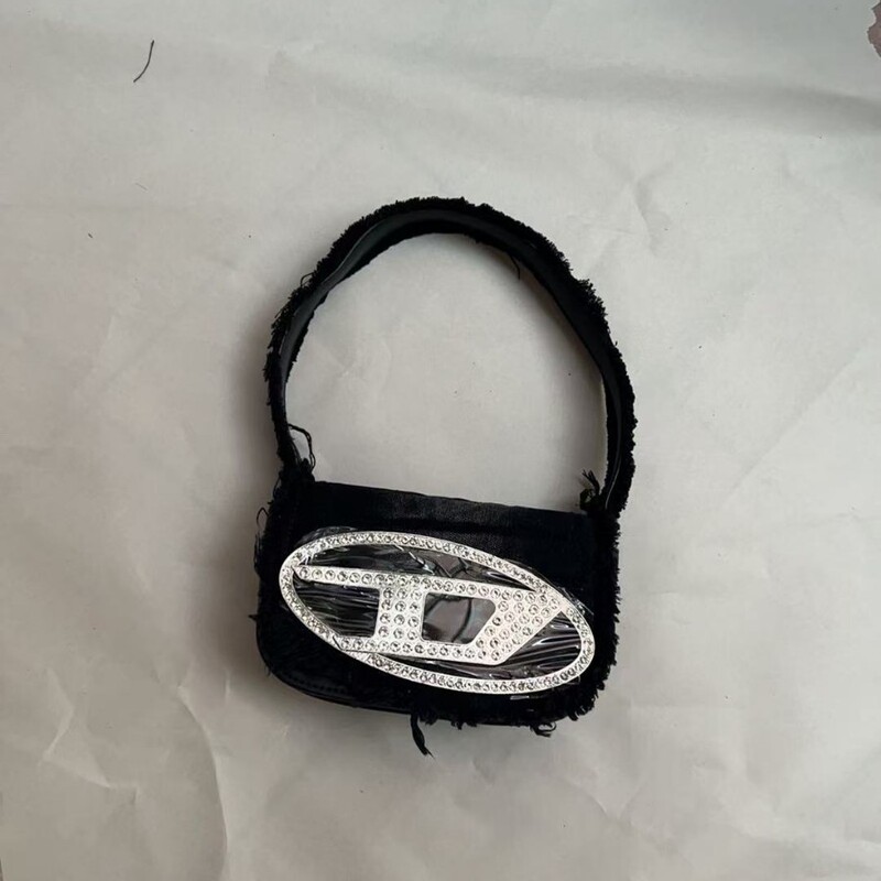 Young Girl's Jingle Bag New Niche Designer Hot Girl Style Fashionable Versatile Armpit Bag Single Shoulder Crossbody Bag for Women