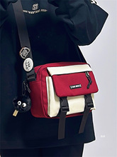 ��ϵ���b�͹�б���С�����г������e�ٴ�W���֙C��С���Ů�ļ�