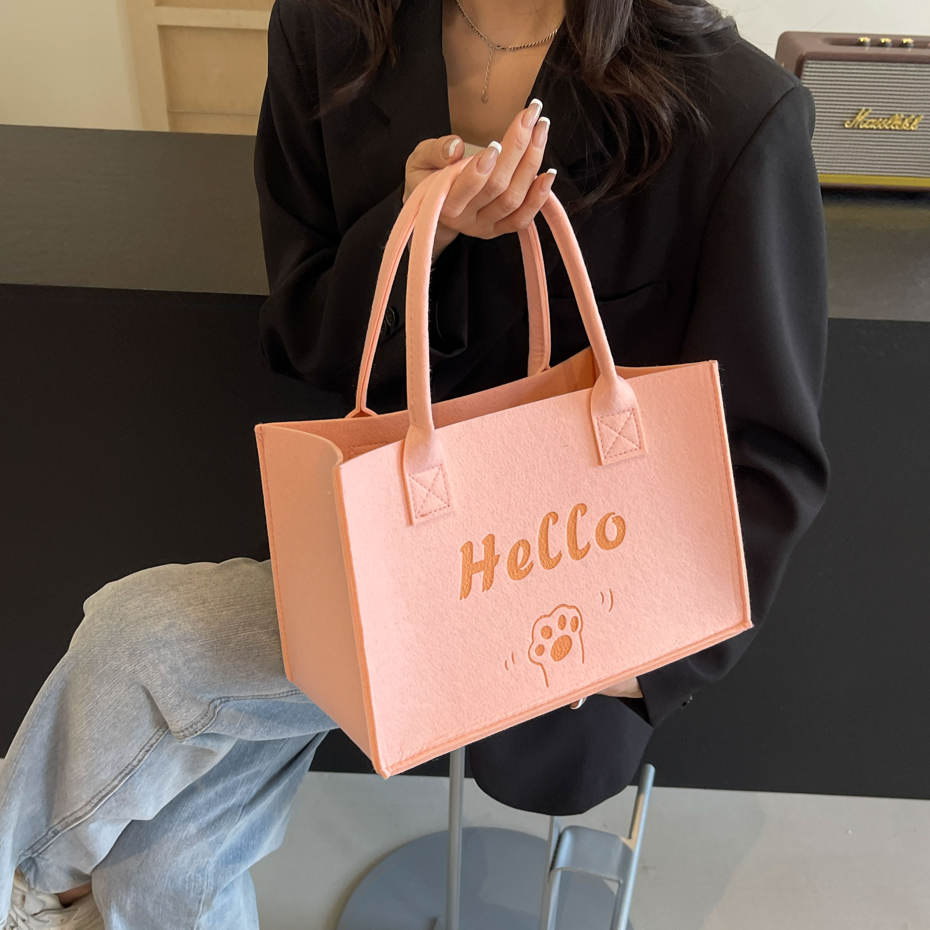 新款女包大容量单肩包新款卡通百搭礼品毛毡手提礼品包定制logo