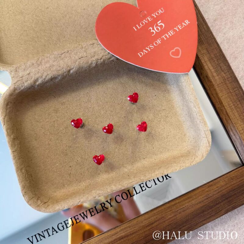 "Halu" "Lover's Knot" Red Heart-Shaped Zircon Cut Earrings, Heart-Shaped Titanium Steel Earrings, Atmospheric Earrings "Halu" "Lover's Knot" Red Heart-Shaped Zircon Cut Earrings, Heart-Shaped Titanium Steel Earrings, Atmospheric Earrings