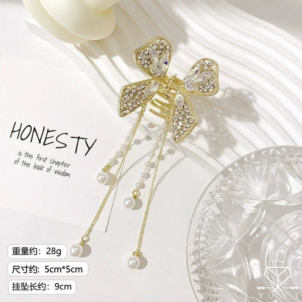 Crab pin with bow, 5cm