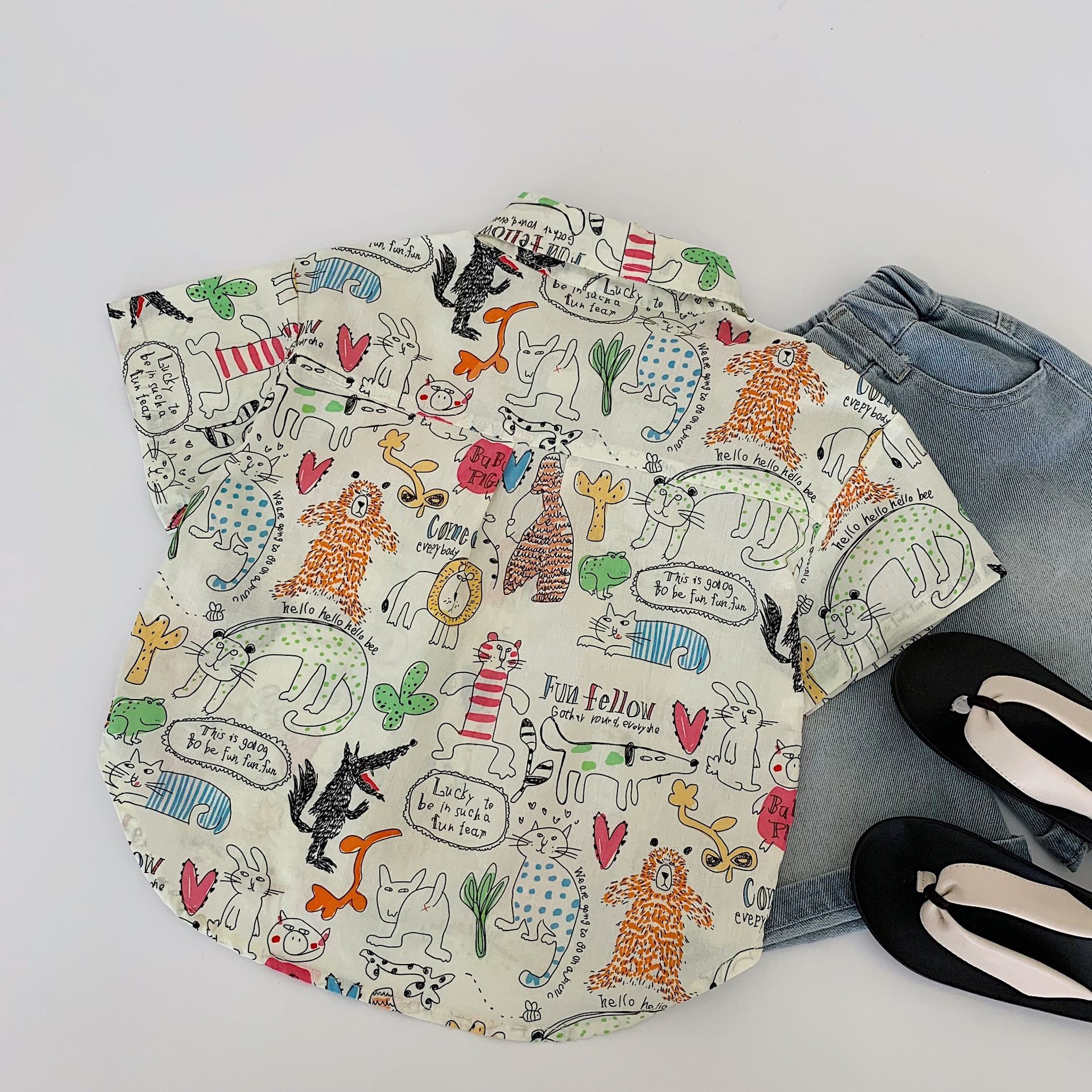 Mai Bao camisa de manga corta para niños 2025 nuevo estilo de verano de dibujos animados para niños y niñas, ropa de verano de moda para niños