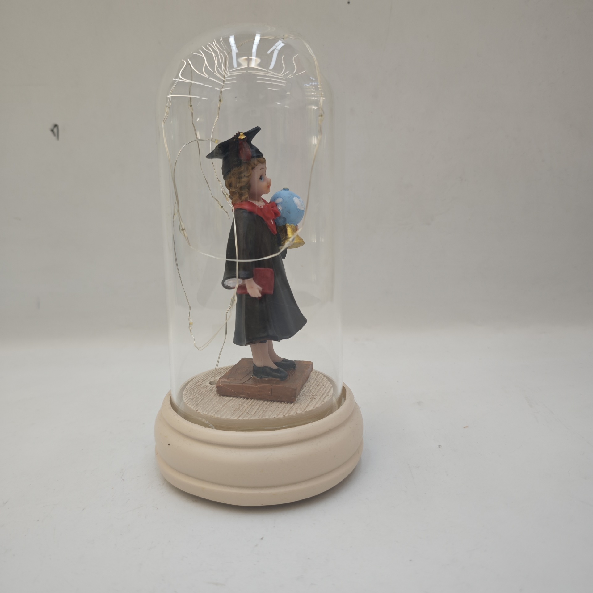 Decoración de regalos transfronterizos pequeños doctores con lámparas cubierta de vidrio decoración pareja amigos muñeca mesa