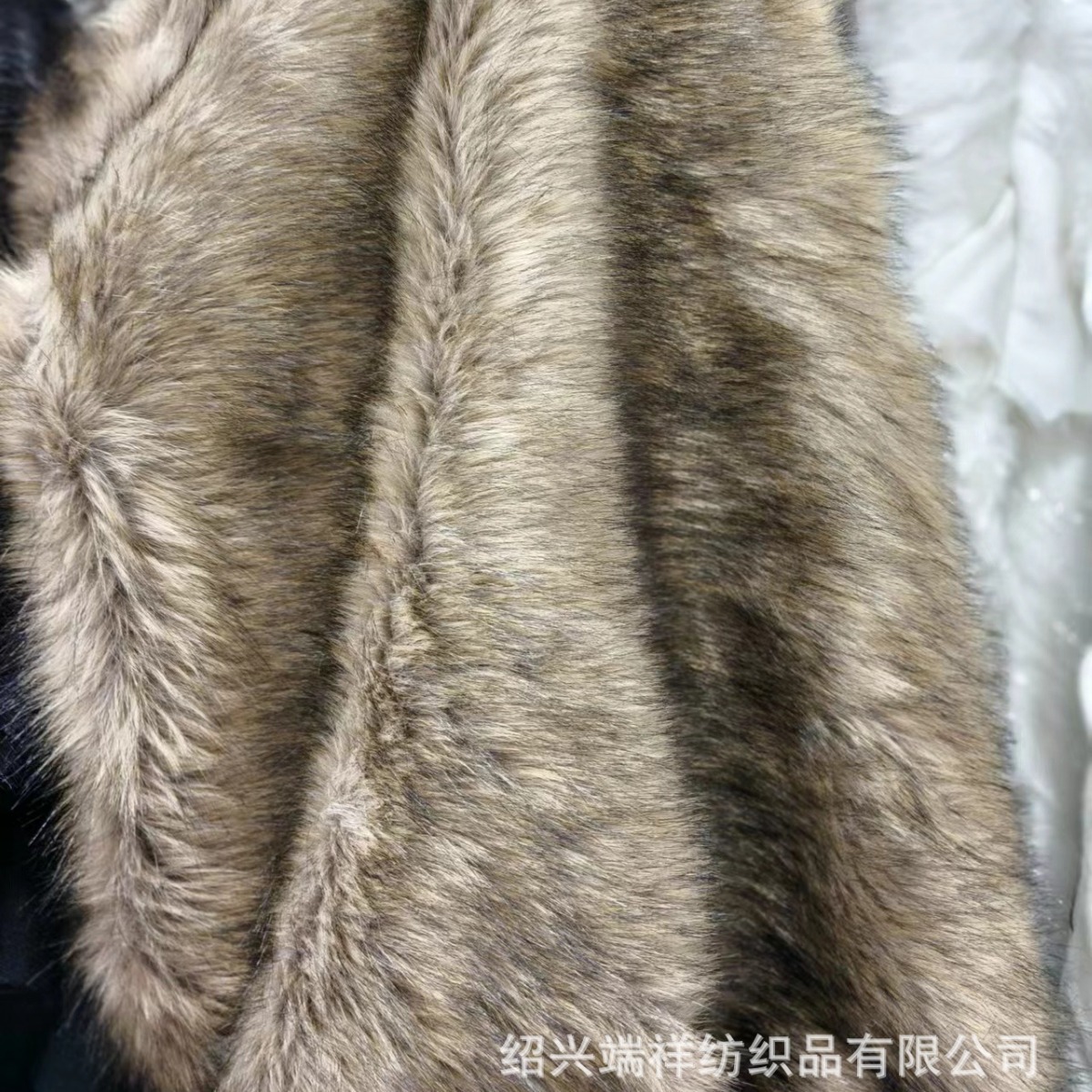 现货供应 仿狗毛 人造毛绒面料毛领服装工艺品长毛绒面料