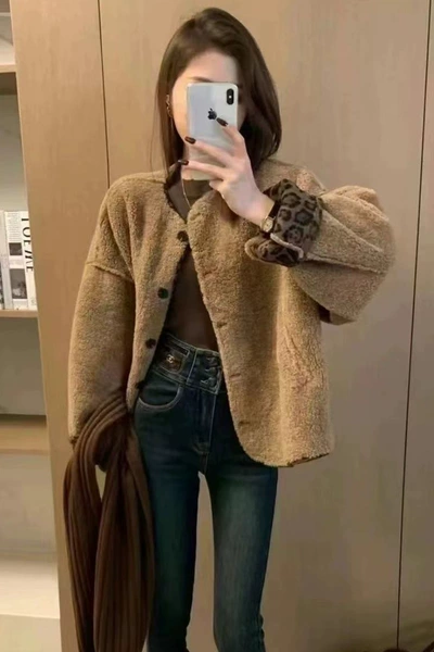 Khaki [spot]