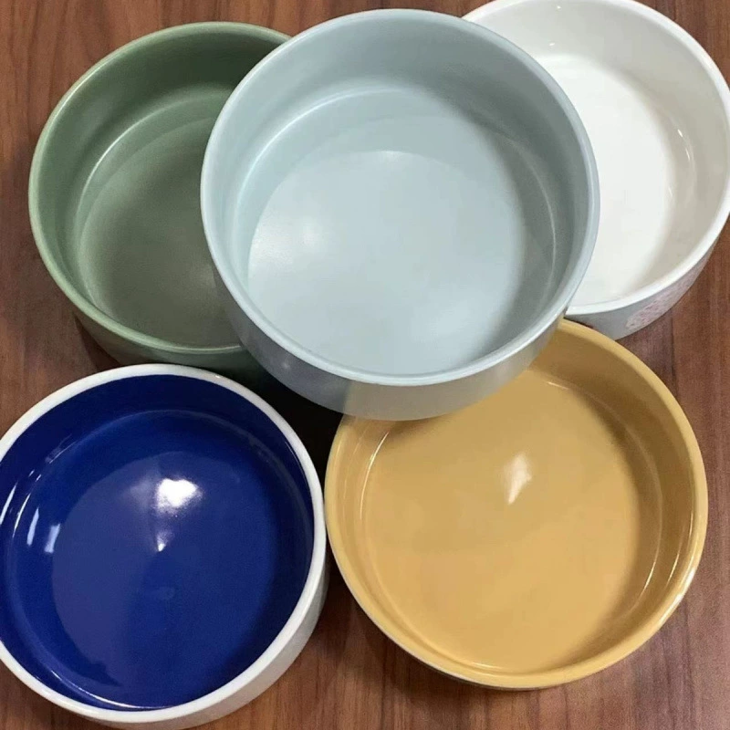 Экспорт керамических мисок для домашних животных, мисок для кошек и собак, поилок, мисок для еды, разноцветных, простых, милых, устойчивых к опрокидыванию.