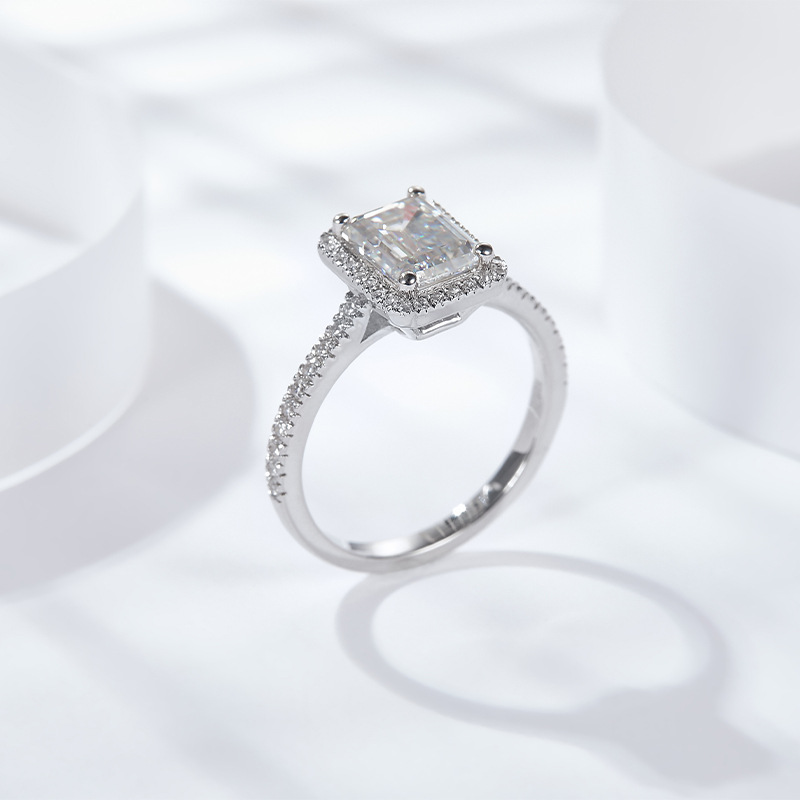 Venta caliente transfronteriza de Europa y América 6*8mm Esmeralda anillo de diamantes de Las Mujeres S925 plateado 18K anillo de oro