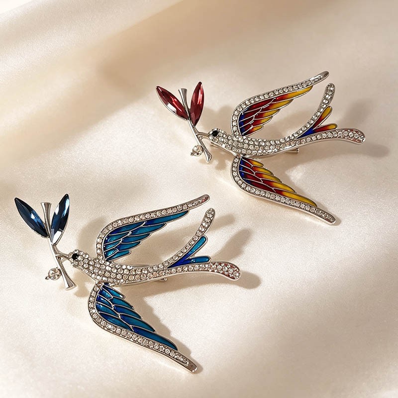 Blue swallow high-end brooch for women, exquisite new anti-slip pin, personalized enamel brooch, versatile suit accessory