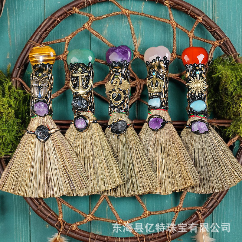 Customized Cross-Border Hot-Selling Natural White Pink Amethyst Heart Mini Broom Handmade Halloween Magic Broom Ornaments