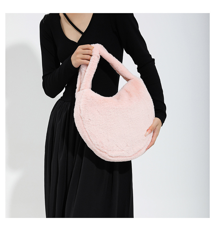 Women's Medium All Seasons Plush Heart Shape Streetwear Heart-shaped Zipper Shoulder Bag display picture 1