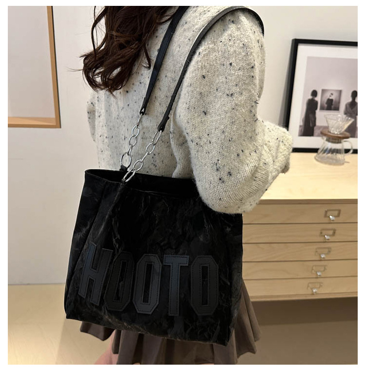 Large-capacity tote bag, high-quality and fashionable handbag for women, simple letter underarm bag for college students in class and at work undefined