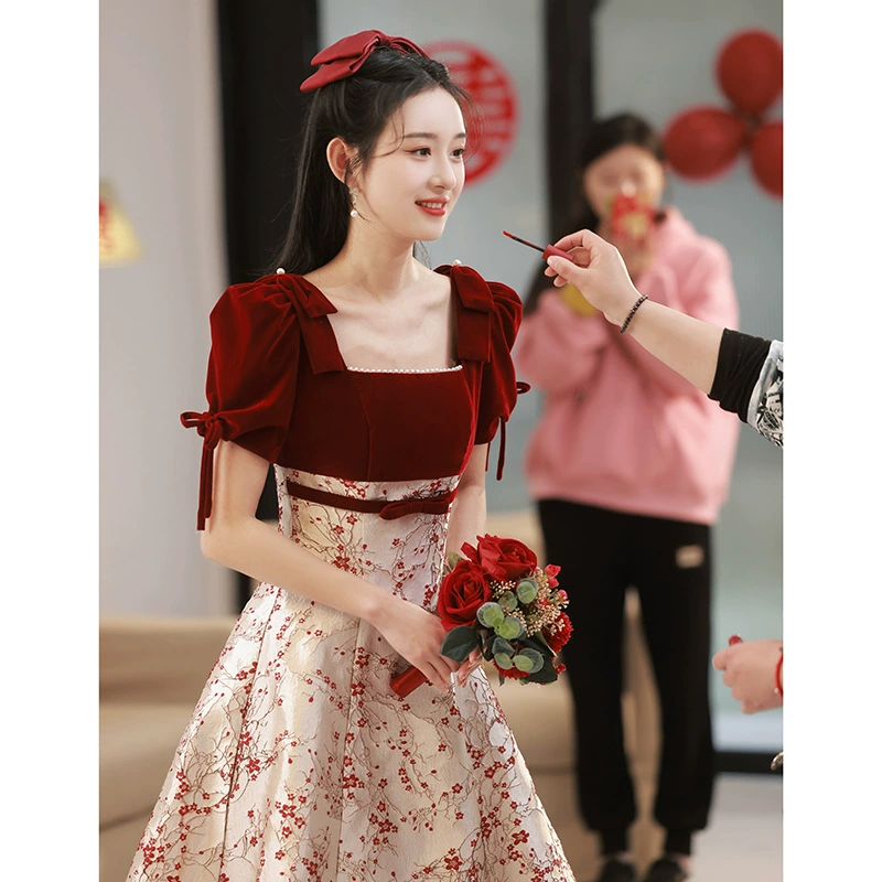 Toast Wear 2025 Новое красное свадебное обручальное платье можно носить на каждый день. Маленькое платье на весну и лето.