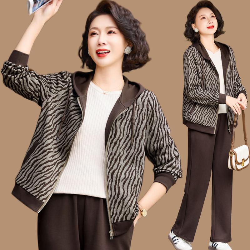 Mom's Spring Casual Sportswear Suit, New Style Hooded Jacket, Middle-Aged and Elderly Women's Spring & Fall Two-Piece Suit