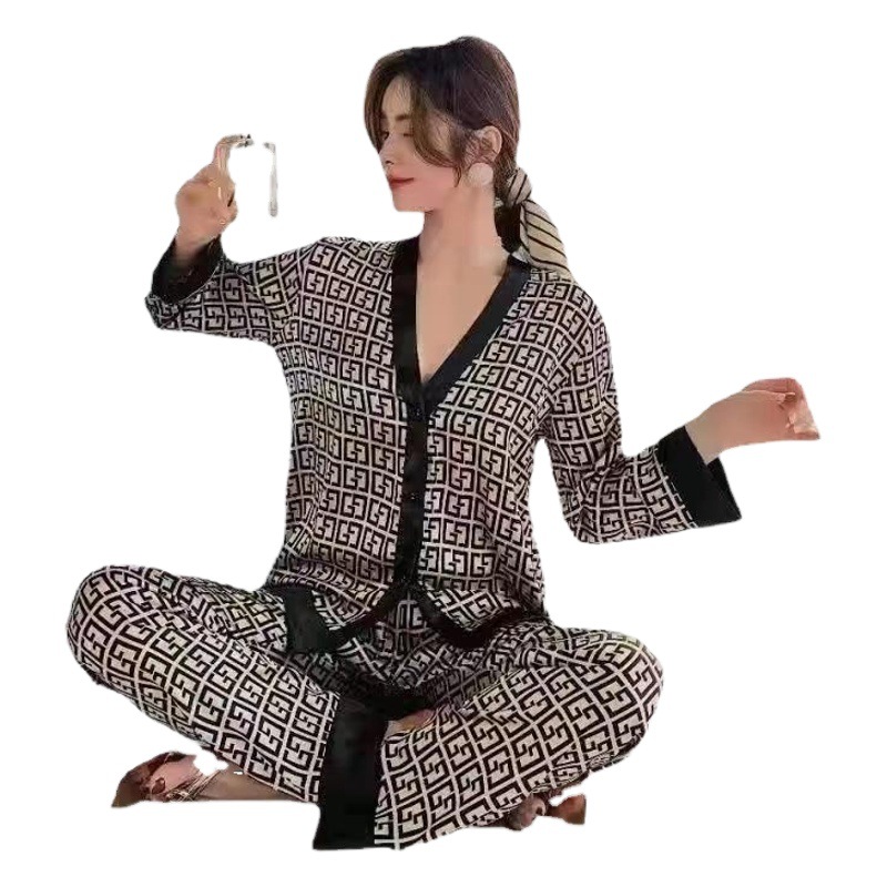 Pijamas de mujer primavera y otoño cardigan de manga larga de seda de hielo ropa para el hogar traje de dos piezas de seda artificial con cuello en v simple se puede usar fuera del verano