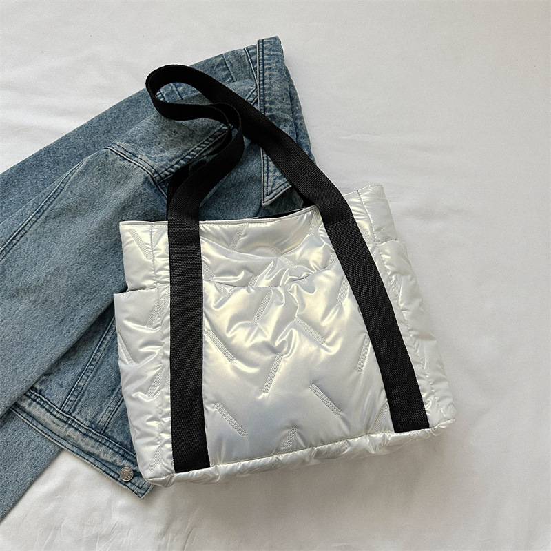 Bolsa de textura de alta calidad para mujeres nueva moda de gran capacidad otoño invierno perlada ropa de algodón bolso de hombro bolso de pluma de viaje