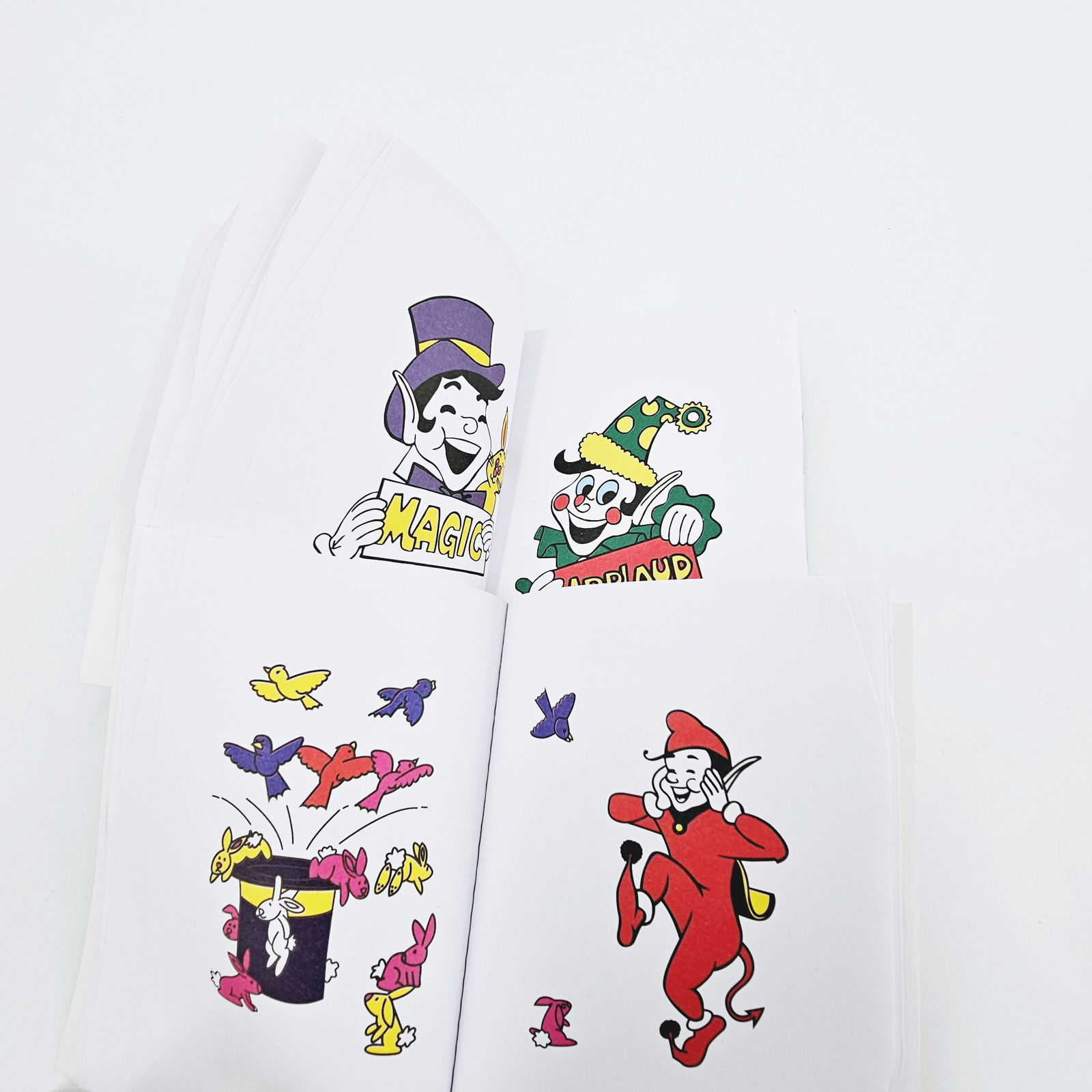 G0801 mini libro de dibujos animados Rey Magia accesorios mágicos libro de animación juguetes para niños