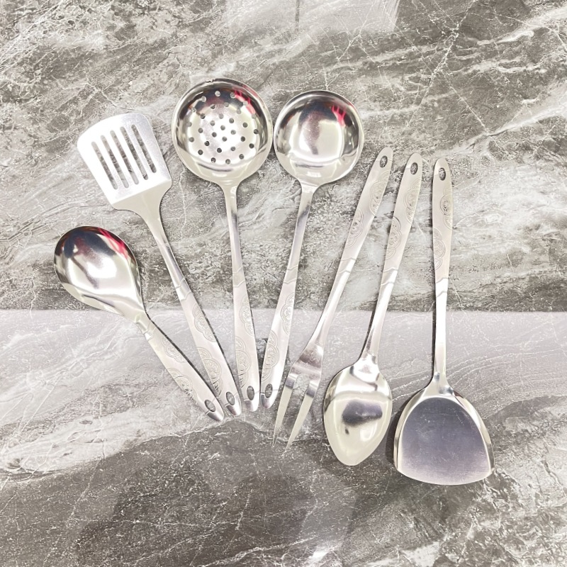 Juego de 7 piezas de acero inoxidable para cocina - Incluye espátulas, cucharones, colador y tenedor - Diseño colgante - Para uso doméstico y profesional