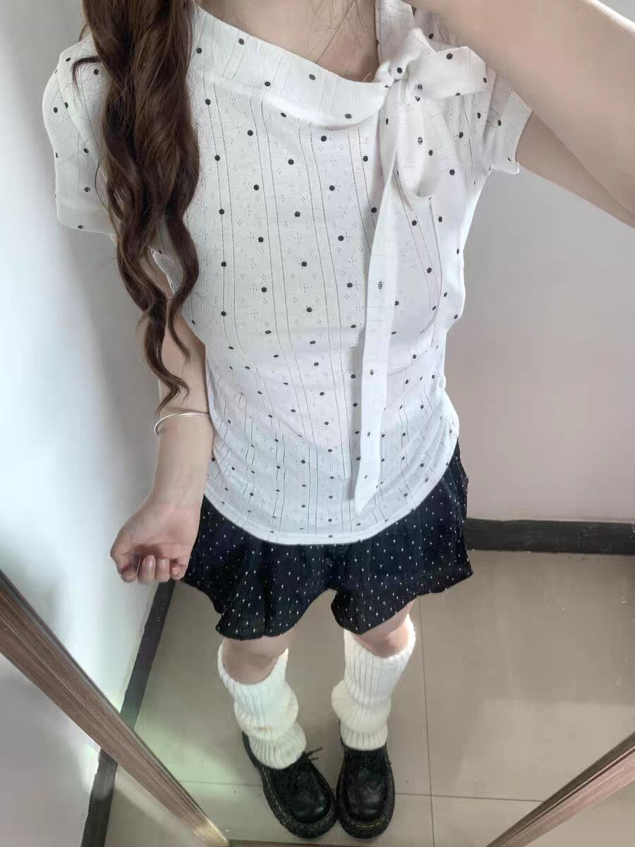 Polka Dot Short-Sleeve T-Shirt for Women, Summer Style, Slim Fit, Flattering, with Bow Tie, Trendy and Versatile 4