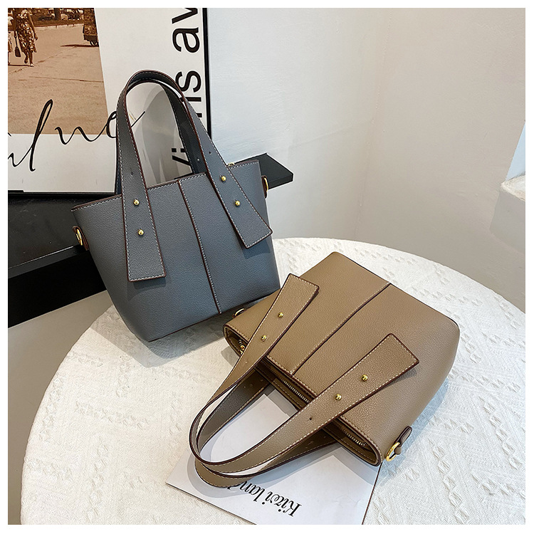 PU Fashionable Handheld Tote Bag With Large Capacity 2023 New High End And Small Mom's One Shoulder Crossbody Small Square Bag_voghion.com