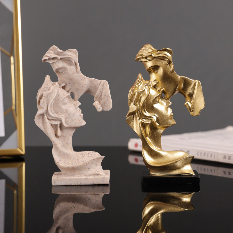Nordic Light luxury Mini Kiss deep love resin small ornaments creative figure couple statue desktop decoration crafts