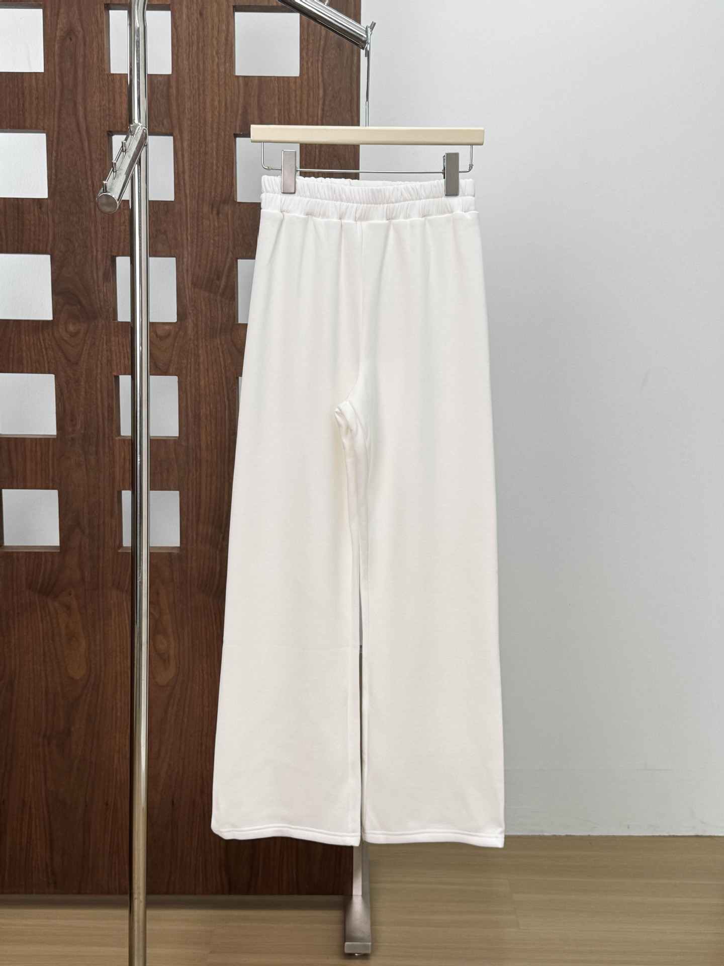 Viejos salvajes de piernas frías ~ 24 otoño y invierno nuevos pantalones de piernas sueltos y delgados, cintura elástica y pantalones casuales de lana