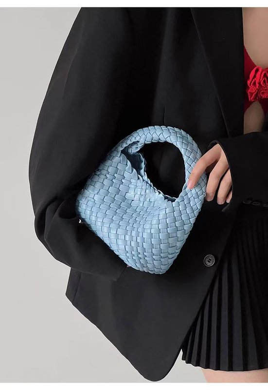 2025 新しい手織り小さなバケツバッグハンドバッグ女性の夏のハイエンドニッチデザインシングルショルダークロスボディバッグ|undefined