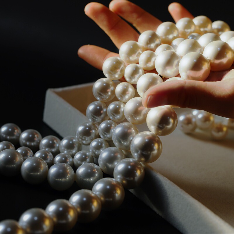 Factory direct 2-20mm through-hole shell pearl does not peel shell beads diy jewelry accessories handmade beaded material Factory direct 2-20mm through-hole shell pearl does not peel shell beads diy jewelry accessories handmade beaded material