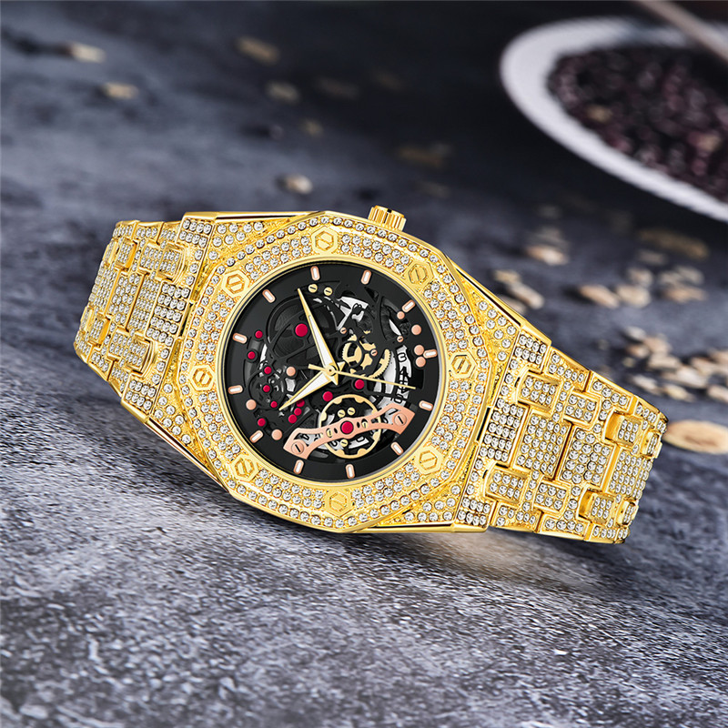 Hip hop reloj de hombre marca de comercio exterior banda de aleación de diamantes hombres de moda fresco calendario decorativo reloj de cuarzo entrega de una pieza