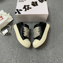 ROƽ氵ֶ¿ЬW羳СЬŮHǹɫ