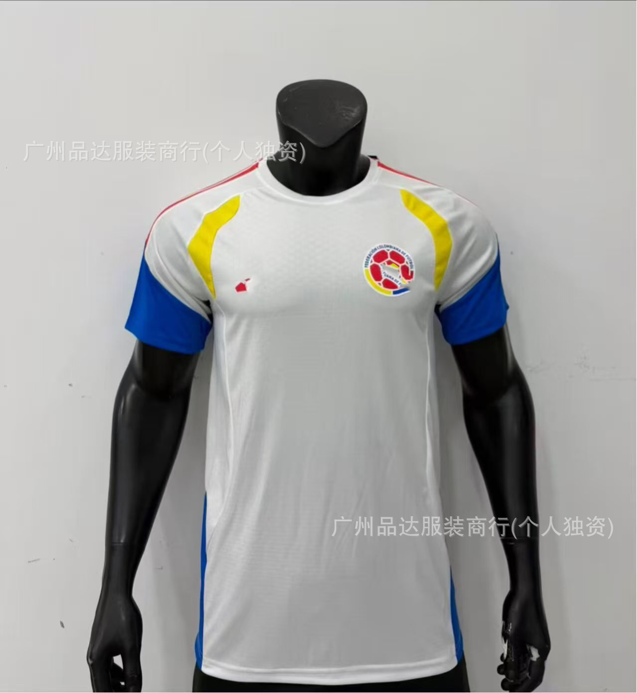 Camiseta de Uniforme de Fútbol Temporada 2526, Versión Jugador del Real Madrid, Edición Especial Selección Nacional, Versión Aficionado, La Liga