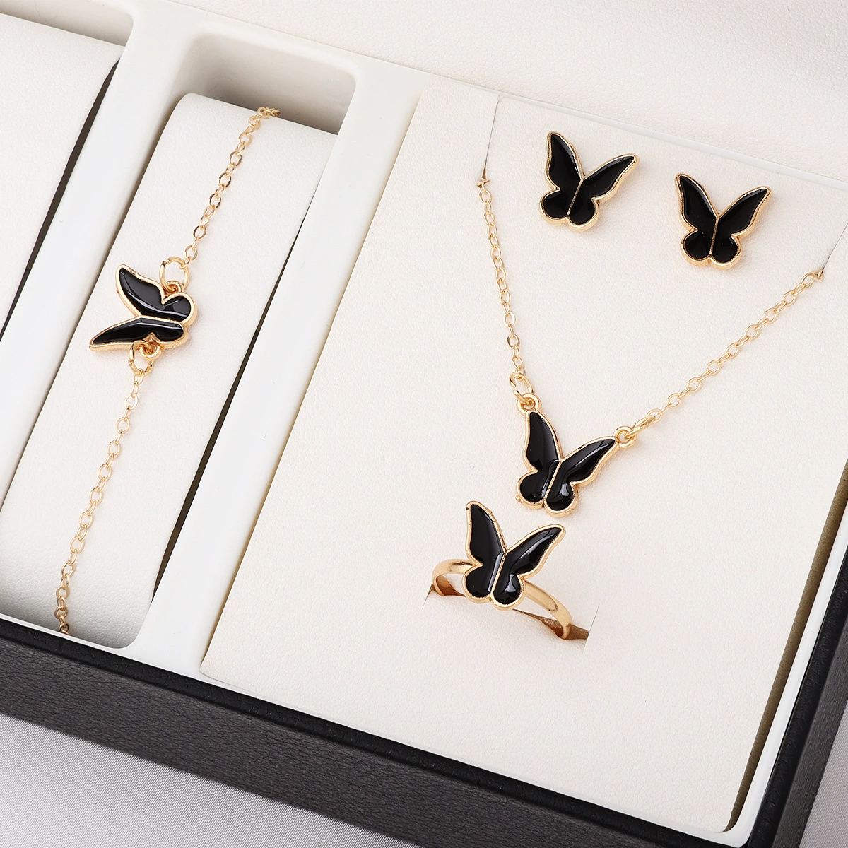 Популярные европейские и американские украшения для женщин, модные элегантные, персонализированные ожерелья-бабочки, серьги, кольца, браслеты, комплект из 4 предметов оптом