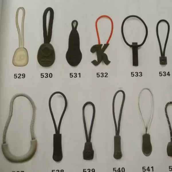 Innovative Design of Drawstring Head Injection Molding Process Sports Equipment Tpu Drawstring Pull Tag Chengxinz