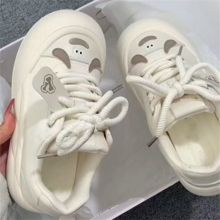 Hermosos zapatos de lona coreanos de suela gruesa 2025, primavera nuevos zapatos blancos, zapatos de moda, zapatos de pan, zapatos deportivos para mujeres