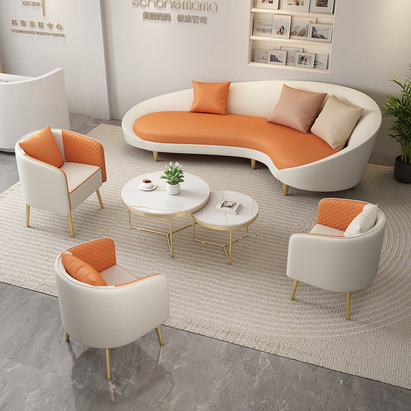 Sofá curvo para vestíbulo de hotel, sofá para recepción de salón de belleza, sillón individual, juego de mesa de centro, muebles de forma irregular para tienda de ropa.