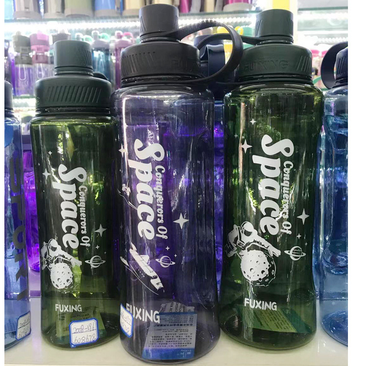 Taza de espacio de verano de gran capacidad deportes hervidor hombres y mujeres estudiantes taza de té de plástico taza de regalo del cliente