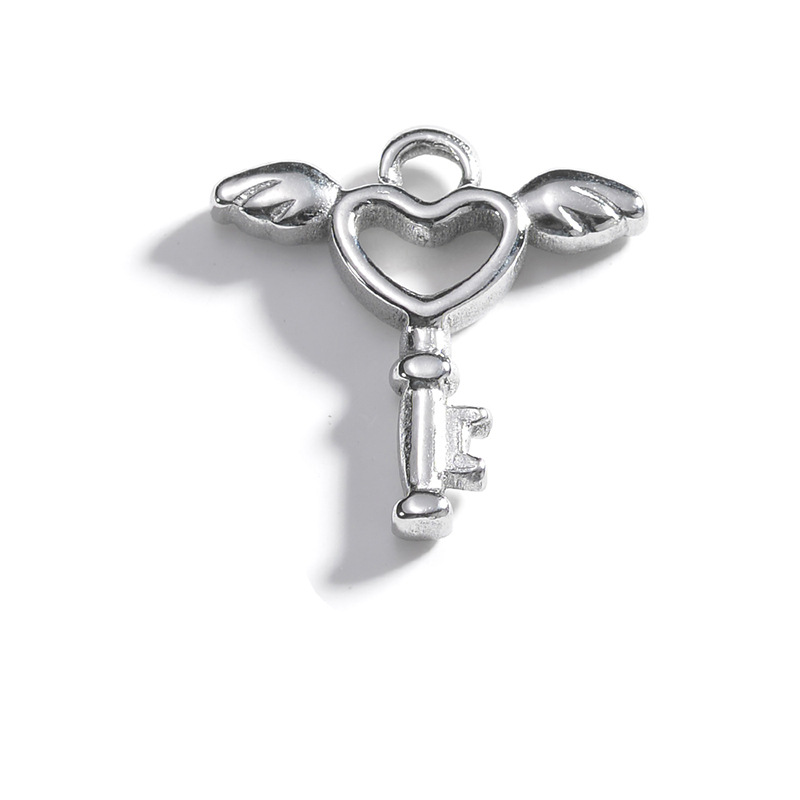 1 Piece 304 Stainless Steel 18K Gold Plated Star Heart Shape Butterfly Pendant display picture 9