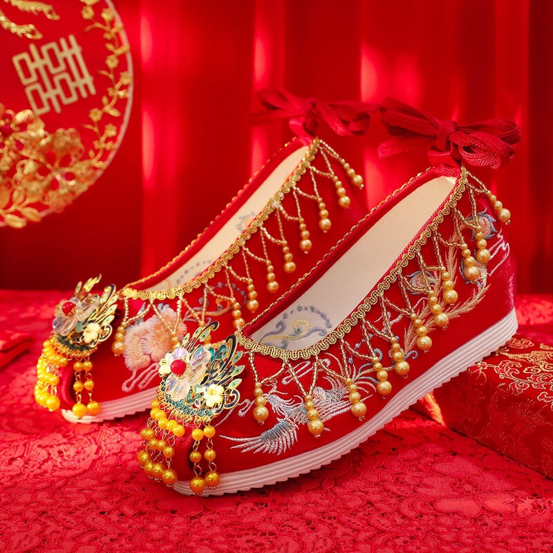 Hanfu shoes Pearl Xiuhe wedding shoes embroidered shoes Women's Chinese red ancient style Hanfu wedding shoes Inner height increasing ancient costume shoes
