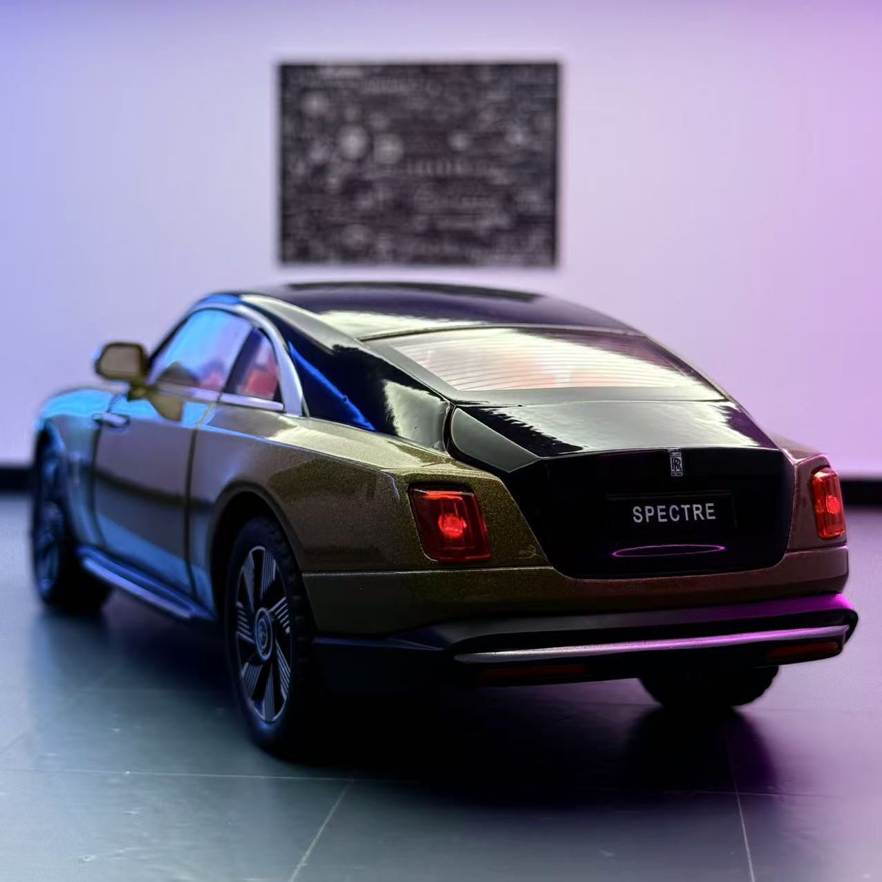 Modelo de coche Weili 1:24 Rolls Shining Alloy Decoración del modelo de coche deportivo