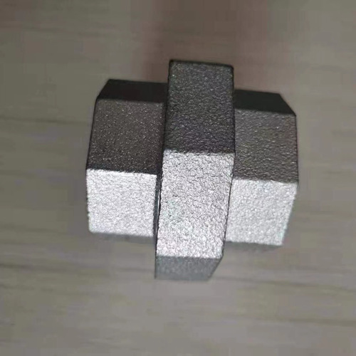 Factory-direct galvanized live fittings: internal and external threads, made of malleable steel and cast iron—ideal for oil lines, water pipes, and heating systems.