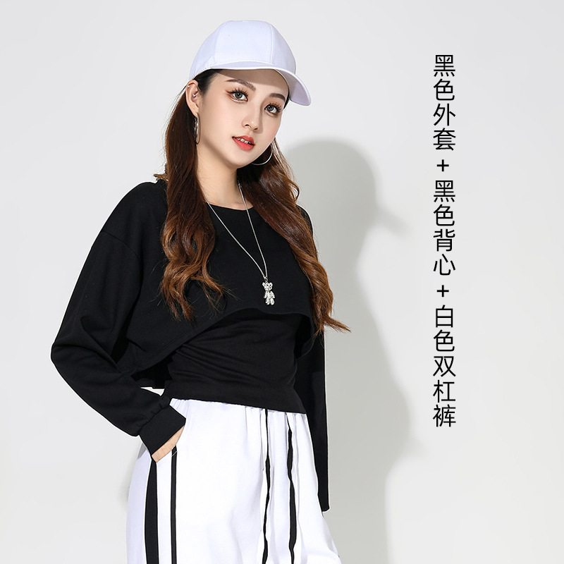 広場のダンスの服装の秋冬の新型の中高年の団体の演技の服の運動のレジャーの3セットの女性の鬼の歩のダンスの服|undefined