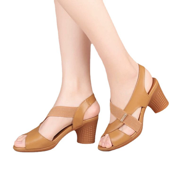 Летние женские сандалии 2024 новая коллекция Deels Fish Mouth Roman Shoes Высокие каблуки Крючковая пятка Неправильная форма лица Неправильная лапша